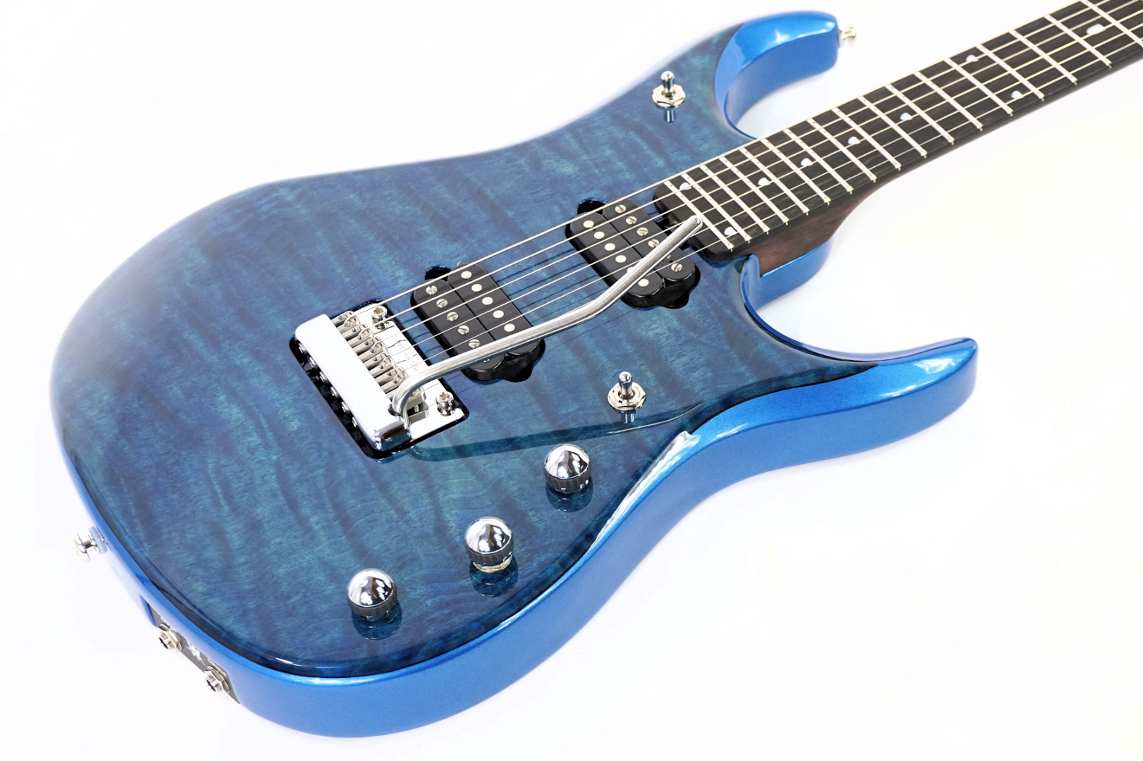John-Petrucci-JP15-Diablo-Blue-Quilt-G91485-4.jpg