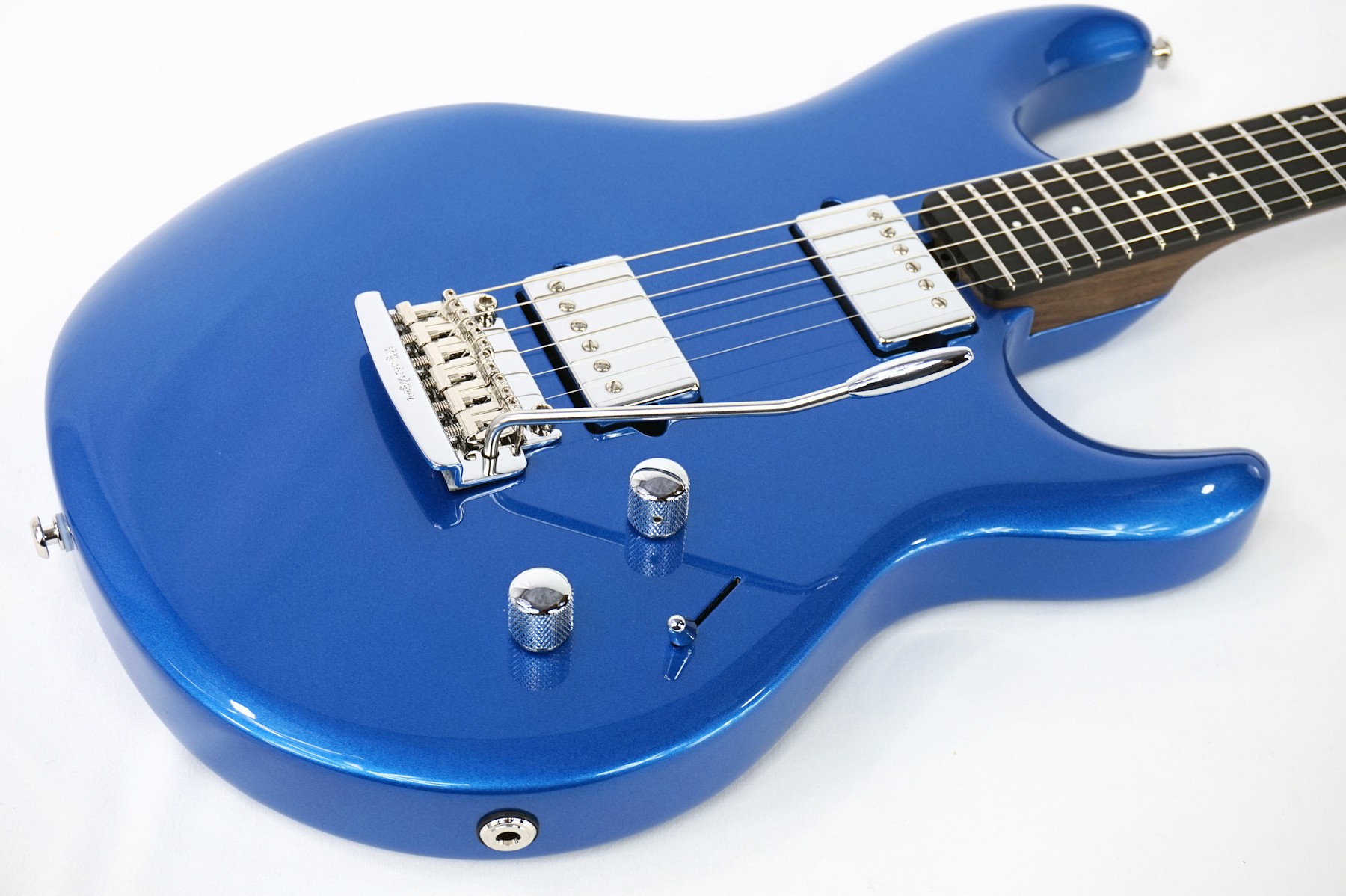 Ernie Ball Music Man Luke III HH - Diablo Blue - #4 - G85247 Ernie Ball Music Man Luke III HH - Diablo Blue - #4 - G85247