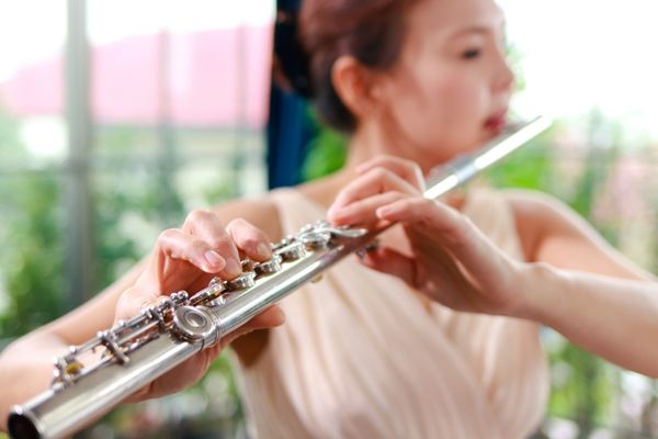 girl playing the flute