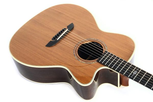 Alvarez Yairi Masterworks Grand Auditorium Acoustic Electric GYM74CE - Redwood Top - 76069 - Image 4